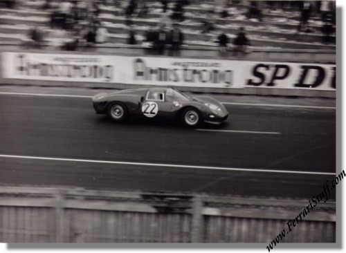 Vintage 1965 photo of Ferrari 275 P2 # 0832 - Lorenzo Bandini - Giampiero Biscaldi - 24 Heures du Mans Vintage 1965 photo of Ferrari 275 P2 # 0832 - Lorenzo Bandini - Giampiero Biscaldi - 24 Heures du Mans